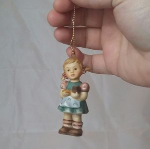 A Treat For St. Nick Ornament 1999 Berta Hummel